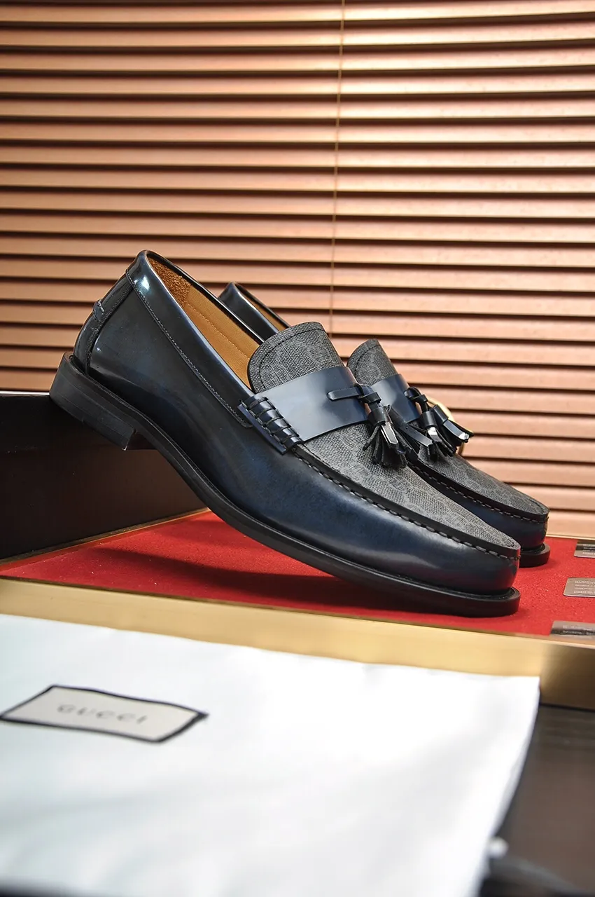 Men's shoes💰560💶Italy's top luxury men's shoe giant (GUCCI) (Gucci) (full cowhide lining) new arrival🍃Original European style🔰 Pleasant to the eye😍In order to make the shoes more durable and non-deformable🌀The production continues to follow traditional methods but there is still no lack of innovation💪Choose original sheepskin for the leather♻️ Smooth and natural And extra bright ⭐Made of imported cowhide, the first choice of rich people 38-45 (45 customized)